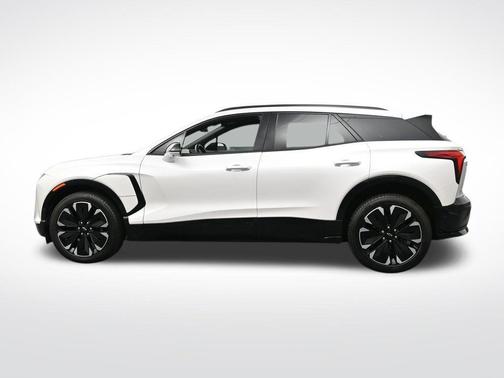 Pearl 2025 Chevrolet Blazer EV AWD RS