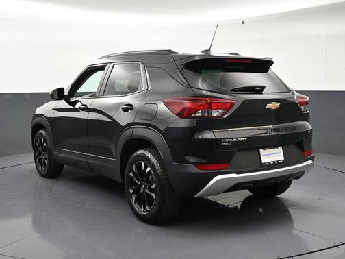 Mosaic Black Metallic 2023 Chevrolet Trailblazer LT