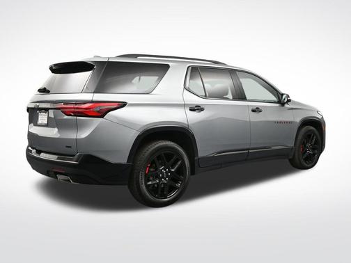 Sterling Gray Metallic 2023 Chevrolet Traverse Premier