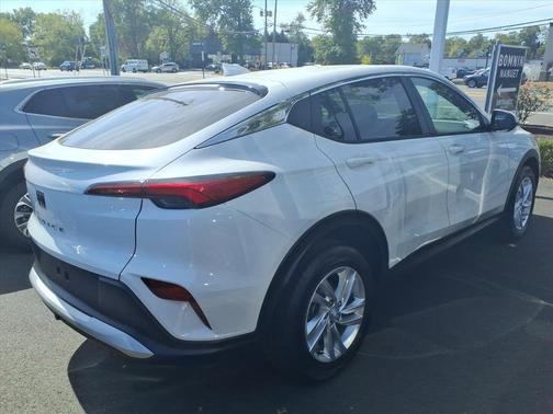 Summit White 2025 Buick Envista Preferred FWD
