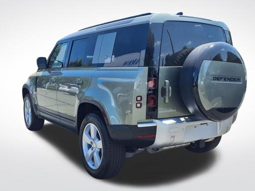 2024 Land Rover Defender 110 P300