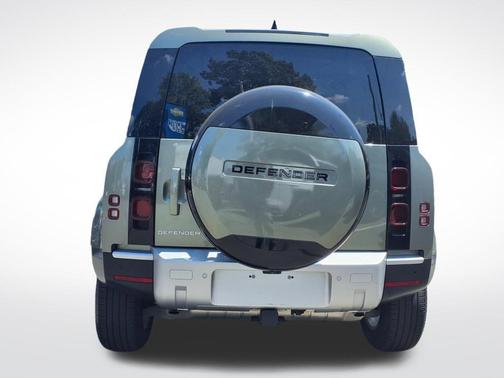 2024 Land Rover Defender 110 P300