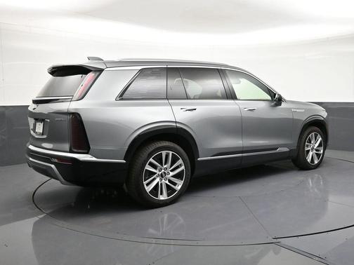 Argent Silver Metallic 2026 Cadillac VISTIQ Luxury