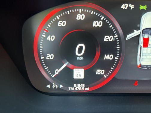 2021 Volvo XC60 T5 Momentum