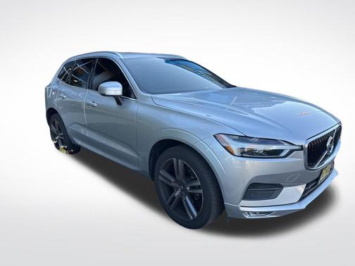 2021 Volvo XC60 T5 Momentum