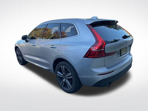 2021 Volvo XC60 T5 Momentum