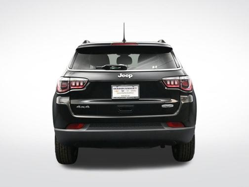 Diamond Black Crystal Pearlcoat 2021 Jeep Compass Latitude
