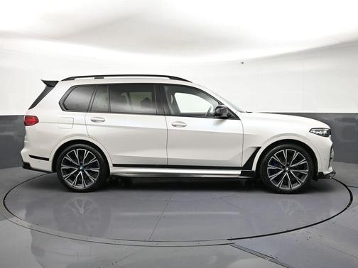 White Metallic 2020 BMW X7 xDrive40i