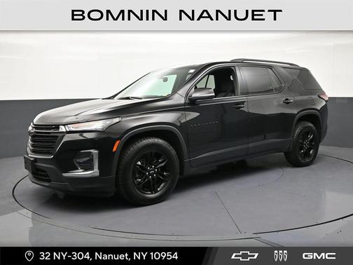 Mosaic Black Metallic 2023 Chevrolet Traverse LT Cloth