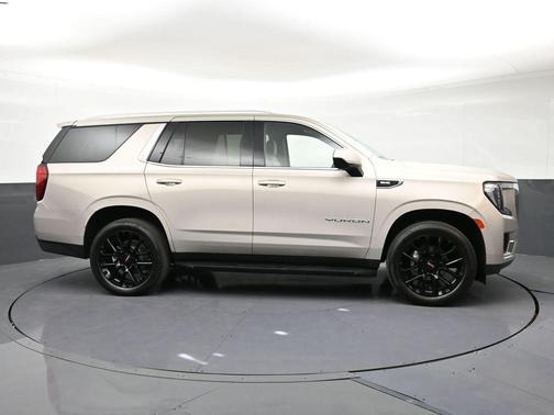 Pearl Beige Metallic 2023 GMC Yukon SLE