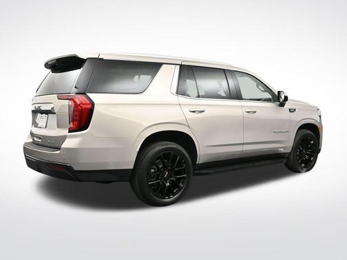 Pearl Beige Metallic 2023 GMC Yukon SLE