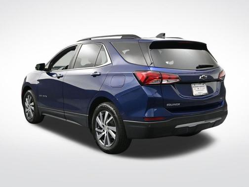 Blue Glow Metallic 2023 Chevrolet Equinox 1LT