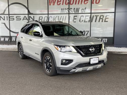 2020 Nissan Pathfinder SL