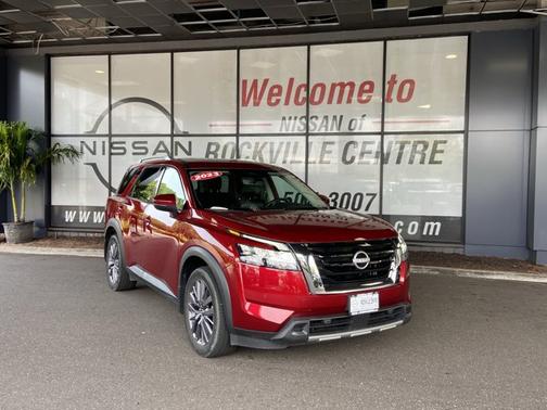 2023 Nissan Pathfinder SL