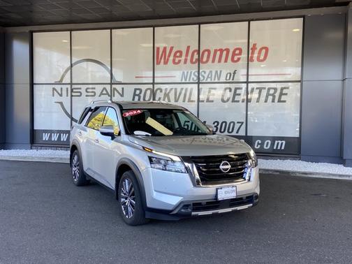 2024 Nissan Pathfinder SL