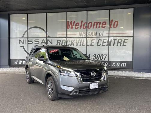 Gun Metallic 2025 Nissan Pathfinder SV