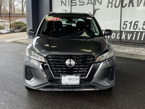 Gun Metallic 2021 Nissan Kicks SV