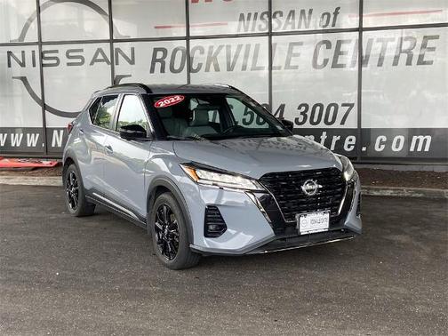 2022 Nissan Kicks SR