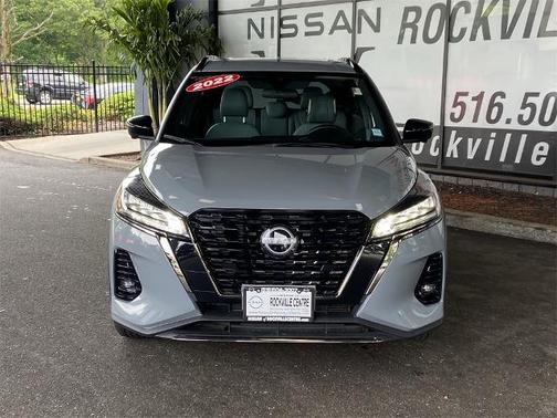2022 Nissan Kicks SR