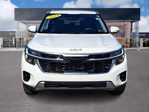 Snow White Pearl 2024 Kia Seltos S