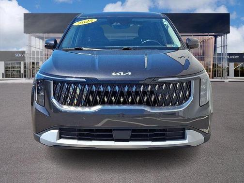 Metal 2025 Kia Carnival LXS