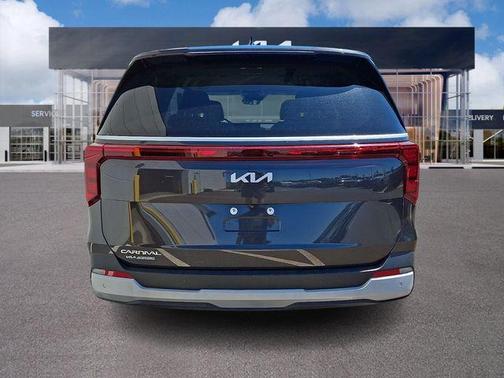 Metal 2025 Kia Carnival LXS