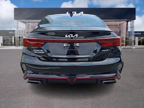 Aurora Black Pearl 2024 Kia Forte GT