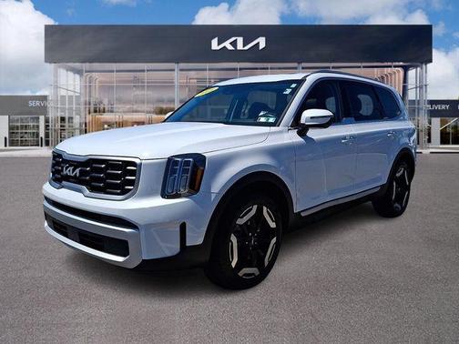 Glacial White Pearl 2025 Kia Telluride S