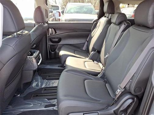 2025 Kia Carnival SX