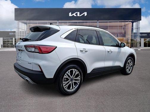 Oxford White 2022 Ford Escape SEL