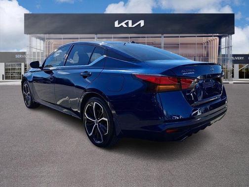Deep Blue Pearl 2024 Nissan Altima 2.5 SR