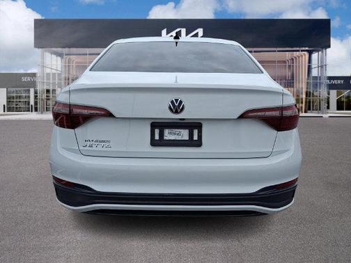 Pure White 2023 Volkswagen Jetta 1.5T Sport