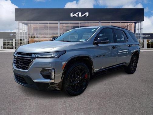Sterling Gray Metallic 2023 Chevrolet Traverse Premier