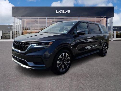 Metal 2024 Kia Carnival EX