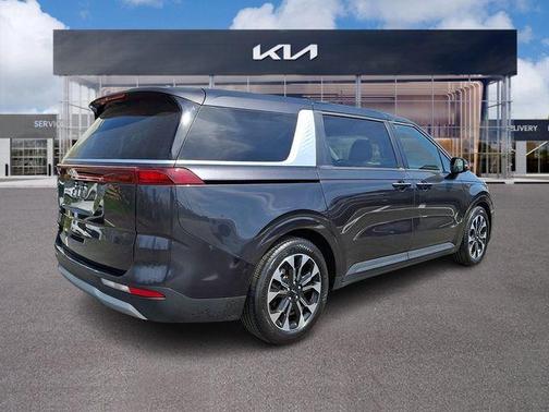 Metal 2024 Kia Carnival EX