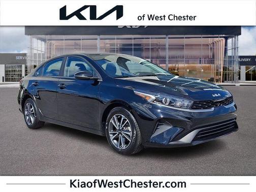 Aurora Black Pearl 2024 Kia Forte LXS
