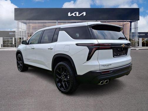 Summit White 2024 Chevrolet Traverse LS