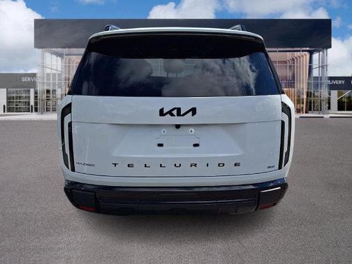 Glacial White Pearl 2027 Kia Telluride SX