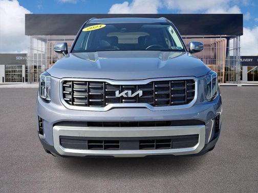 Everlasting Silver 2024 Kia Telluride S