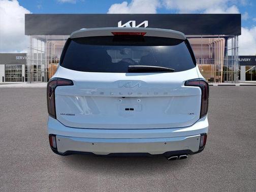 Glacial White Pearl 2024 Kia Telluride EX