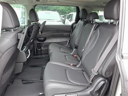 2025 Kia Carnival SX