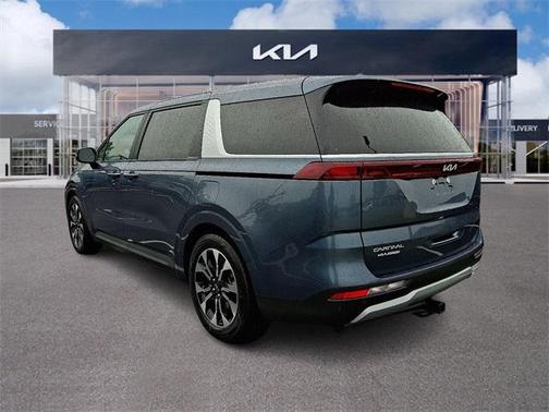 2024 Kia Carnival EX
