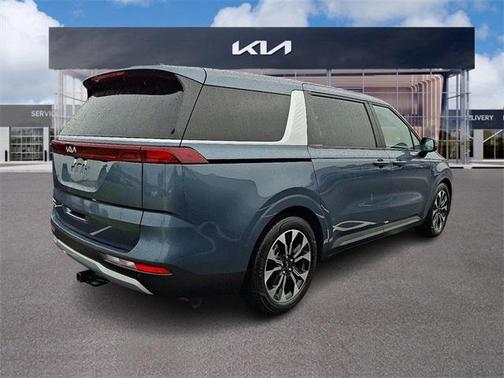 2024 Kia Carnival EX