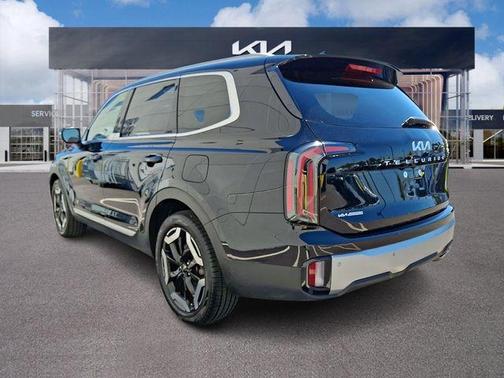 Ebony Black 2023 Kia Telluride EX