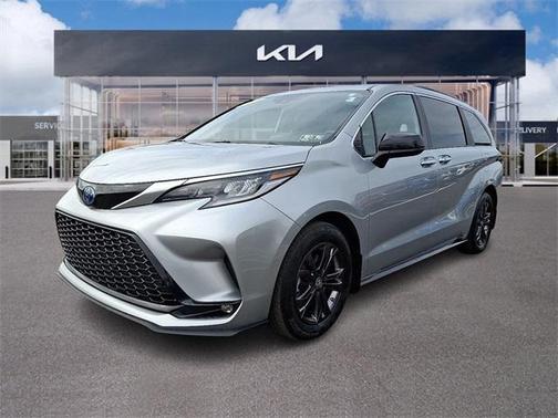 2024 Toyota Sienna XSE 7 Passenger