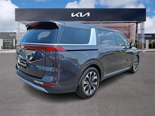 2023 Kia Carnival EX