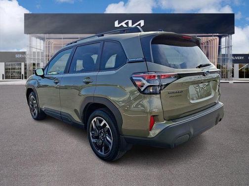 Autumn Green Metallic 2025 Subaru Forester Hybrid