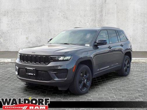 2025 Jeep Grand Cherokee Laredo