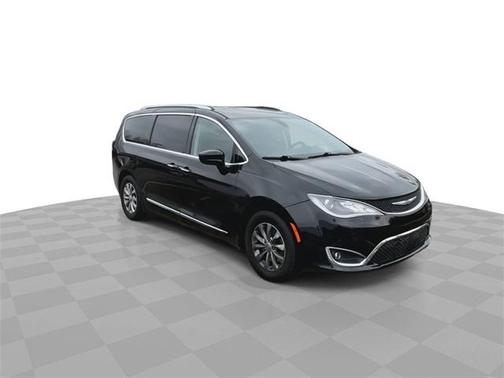 2018 Chrysler Pacifica Touring-L
