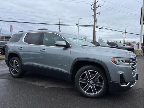 Sterling Metallic 2023 GMC Acadia AWD SLT